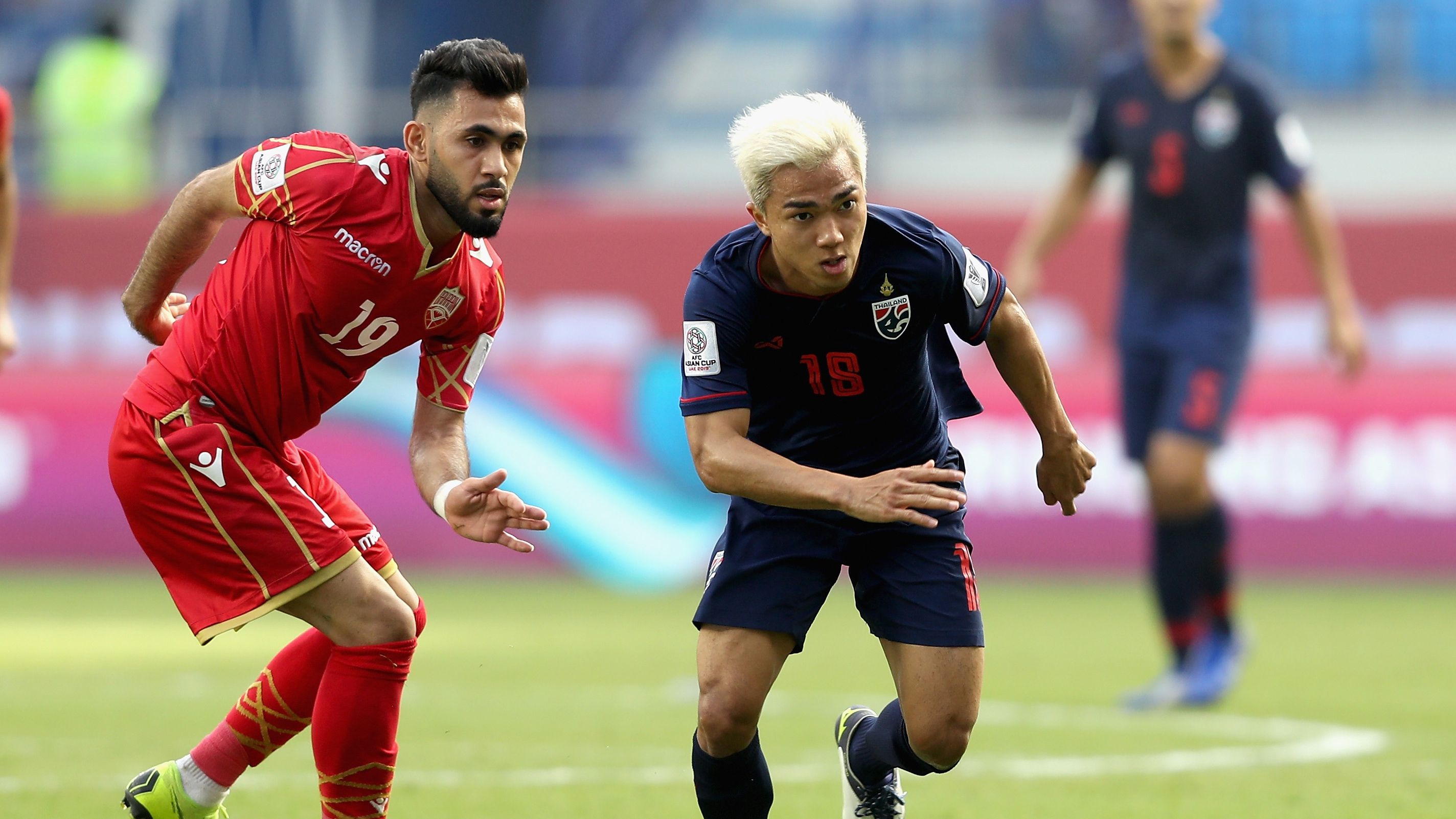 Đội tuyển Thái Lan. Akira Nishino. Chanathip Songkrasin. Teerasil Dangda. Theerathon Bunmathan. Kawin Thamsatchanan. Lịch thi đấu bảng G Vòng loại World Cup 2022. Vòng loại World Cup 2022. Trực tiếp bóng đá. Kết quả bóng đá. Xem bóng đá. Bóng đá. Trực tiếp bóng đá hôm nay.