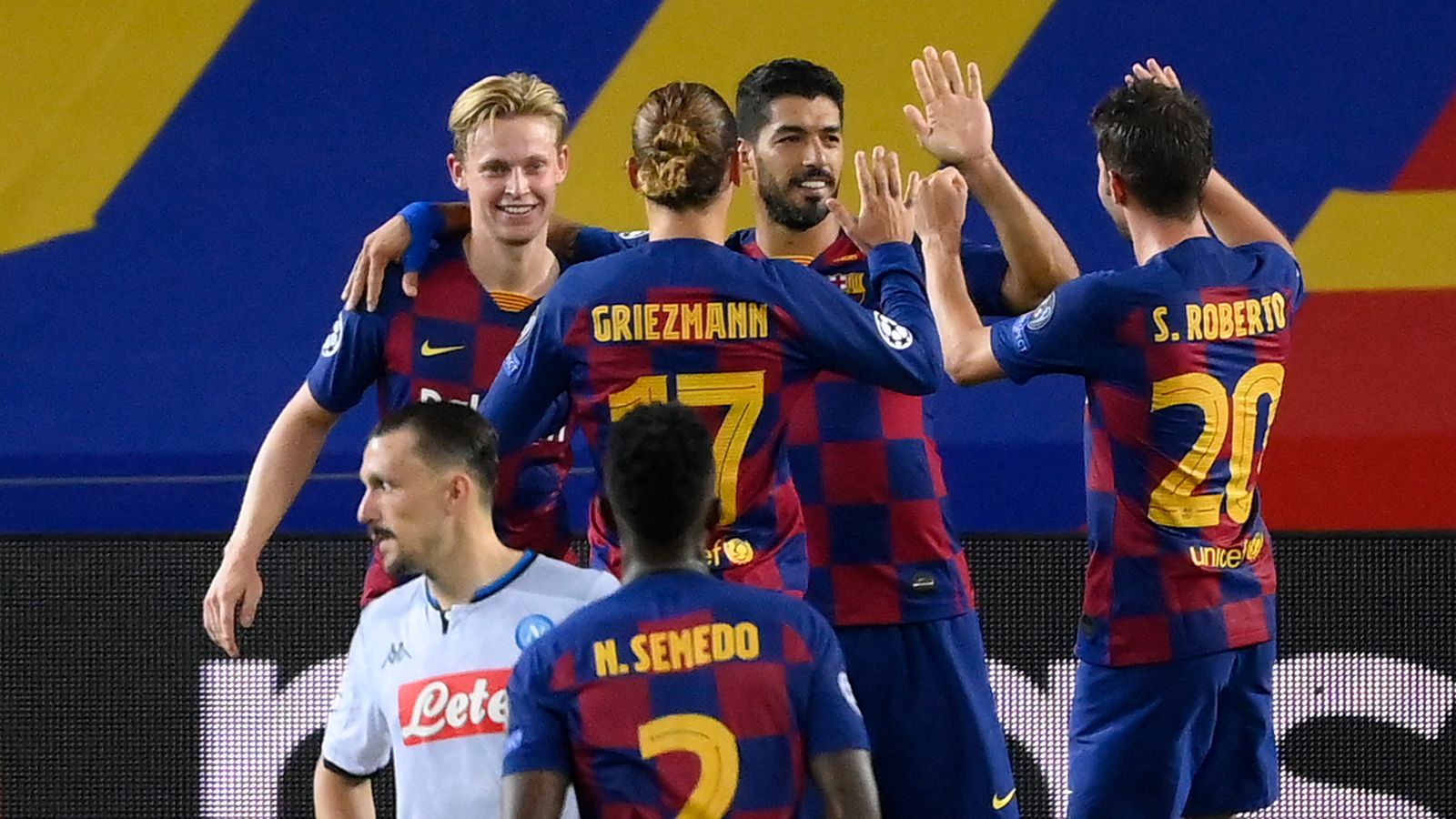 barcelona napoli uefa champions league de jong griezmann luis suarez roberto semedo