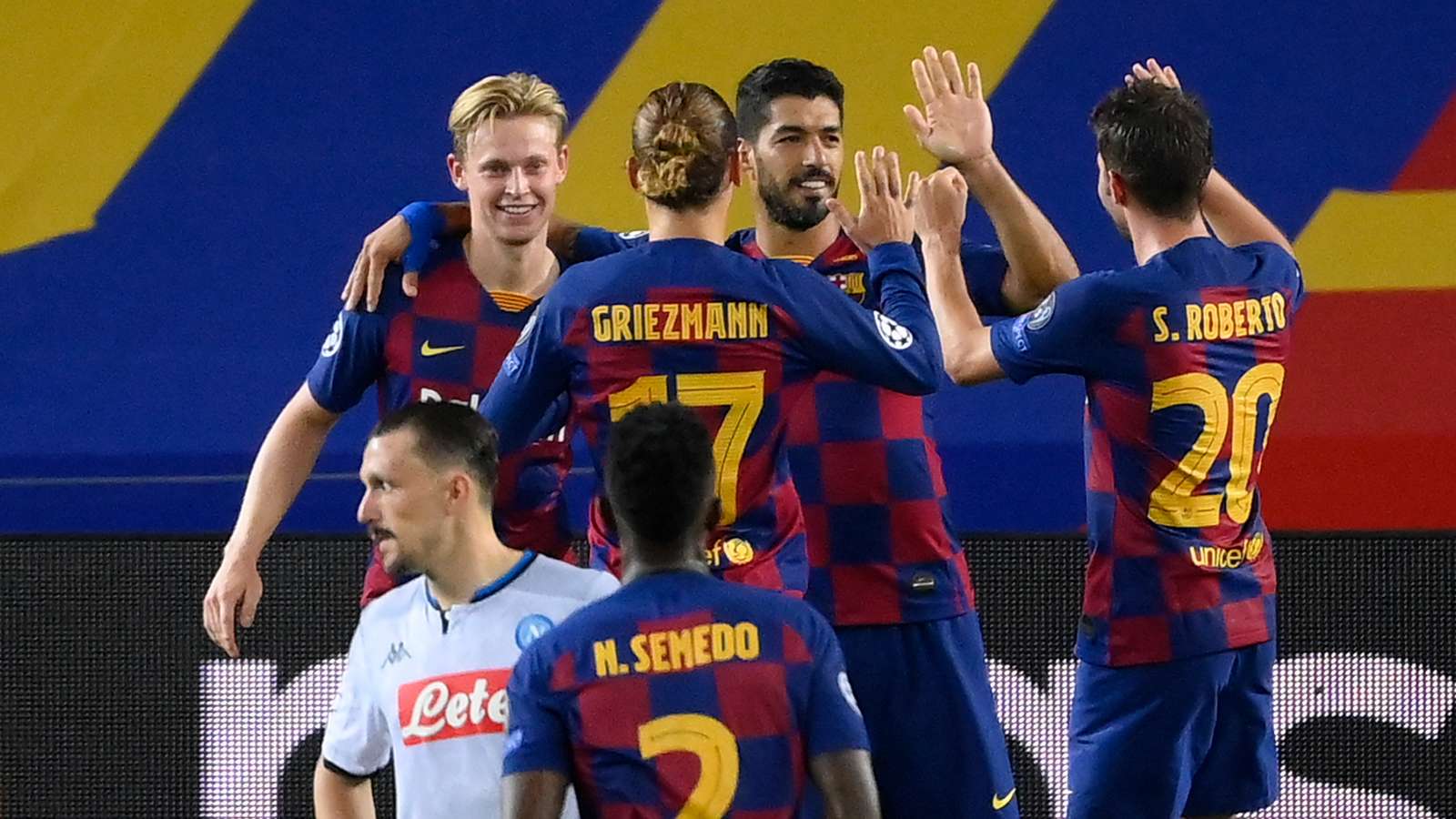 barcelona napoli uefa champions league de jong griezmann luis suarez roberto semedo