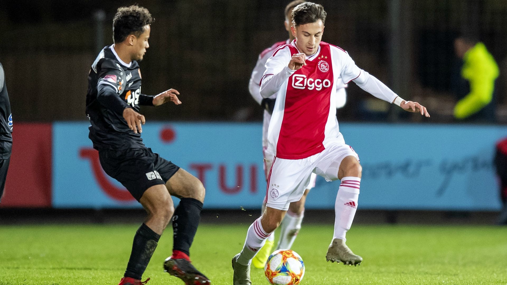 Nicolas Kuhn Jong Ajax 01282019