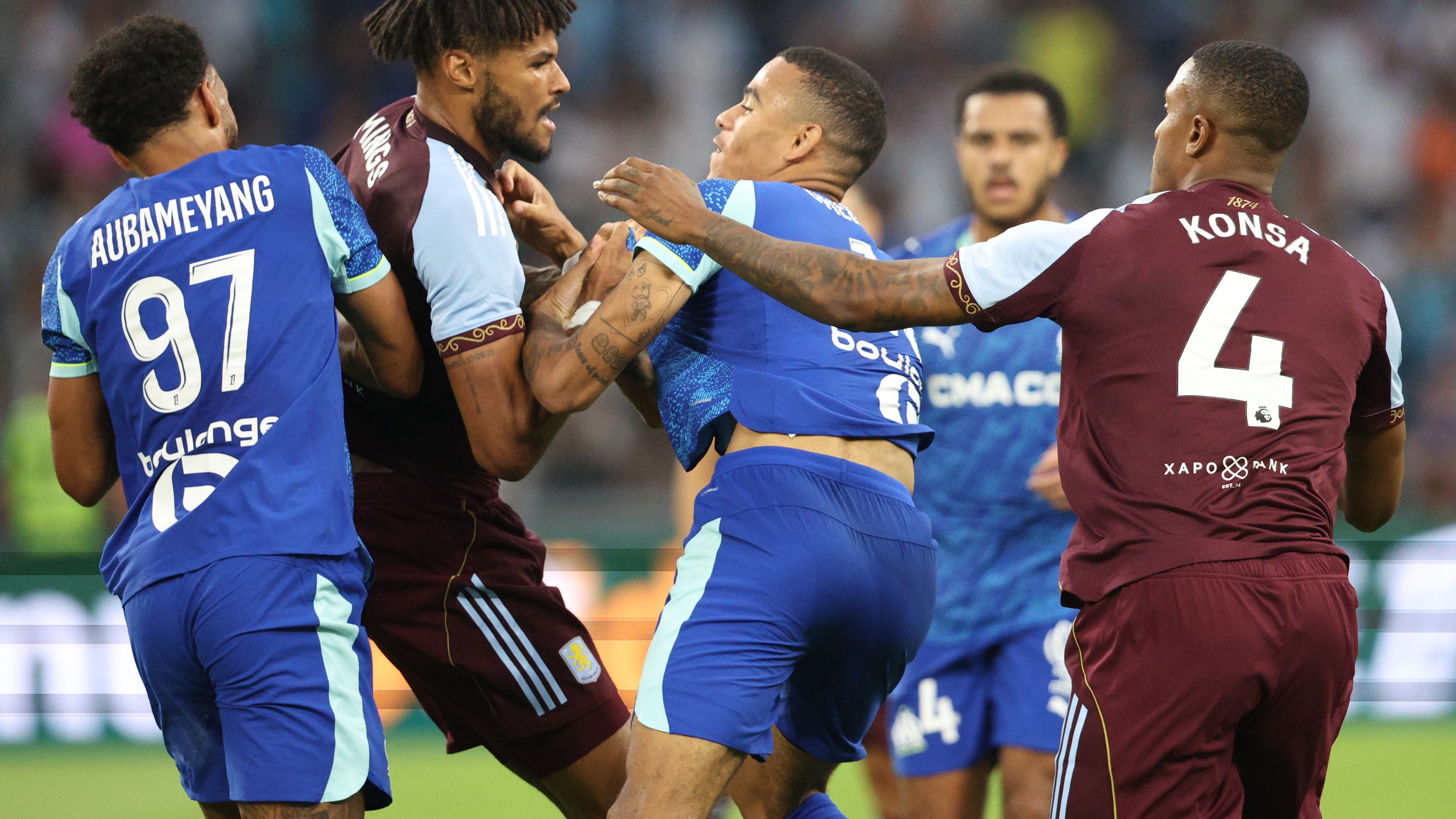 Jersey Mason Greenwood Nyaris Robek Dalam Kericuhan Laga Pramusim Kontra Aston Villa, Hampir Baku Hantam Dengan Tyrone Mings