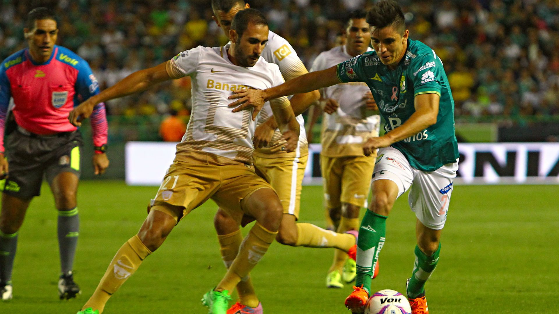 León Pumas Apertura 2015 17102015 Alejandro Castro Efraín Velarde