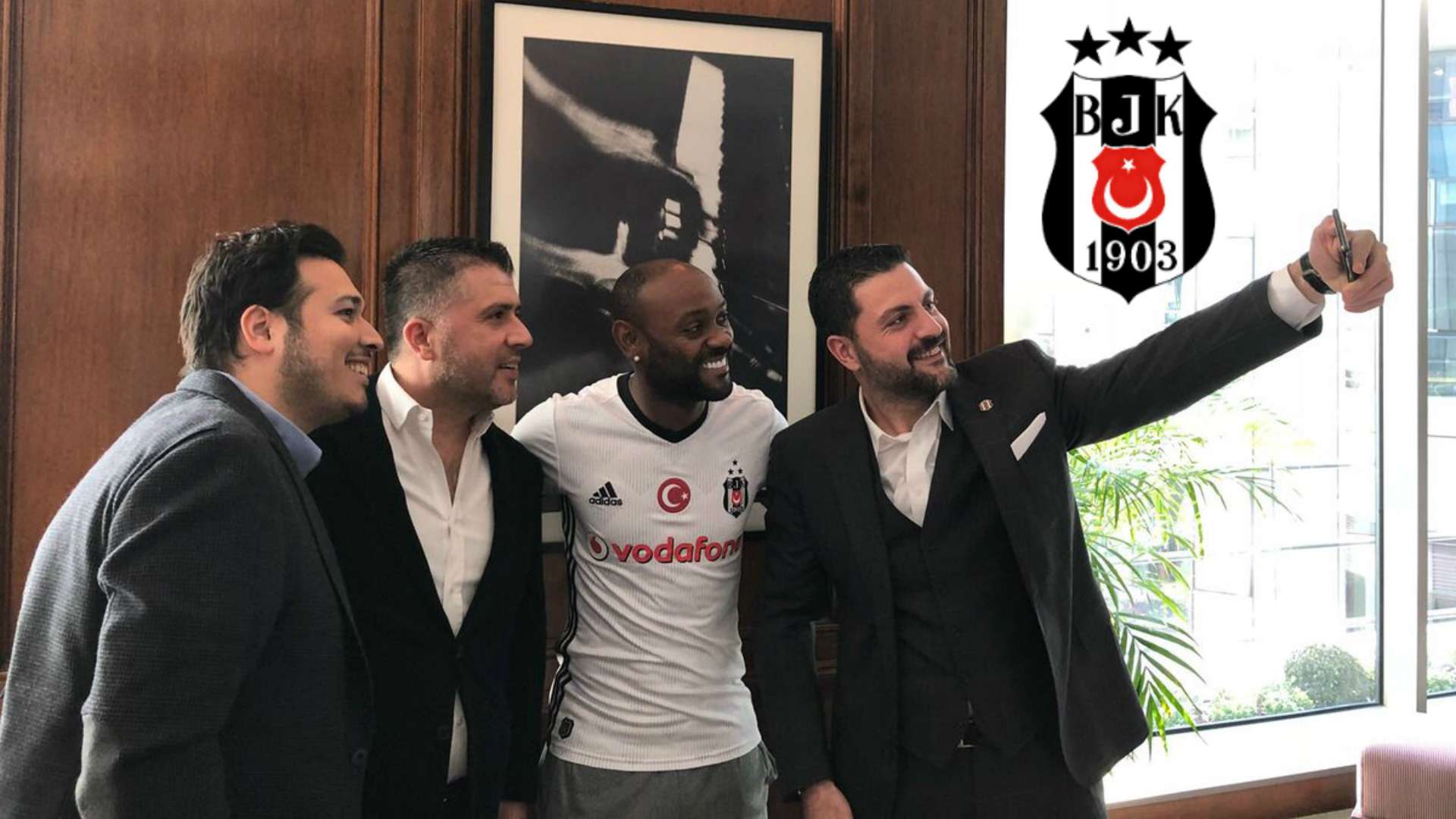 Vagner Love Besiktas logo