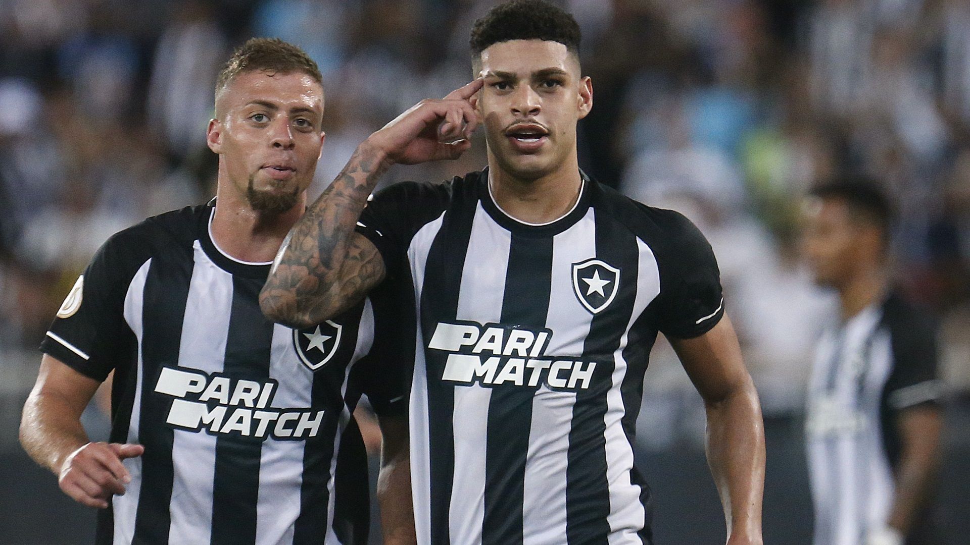 Luis Henrique comemora gol pelo Botafogo no Brasileirão de 2023