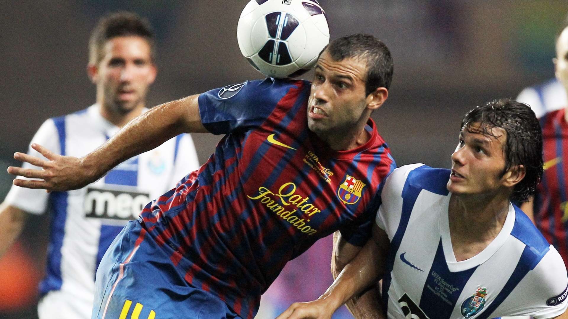 JAVIER MASCHERANO VÍCTOR VALDES BARCELONA PORTO SUPERCOPA EUROPA 2011