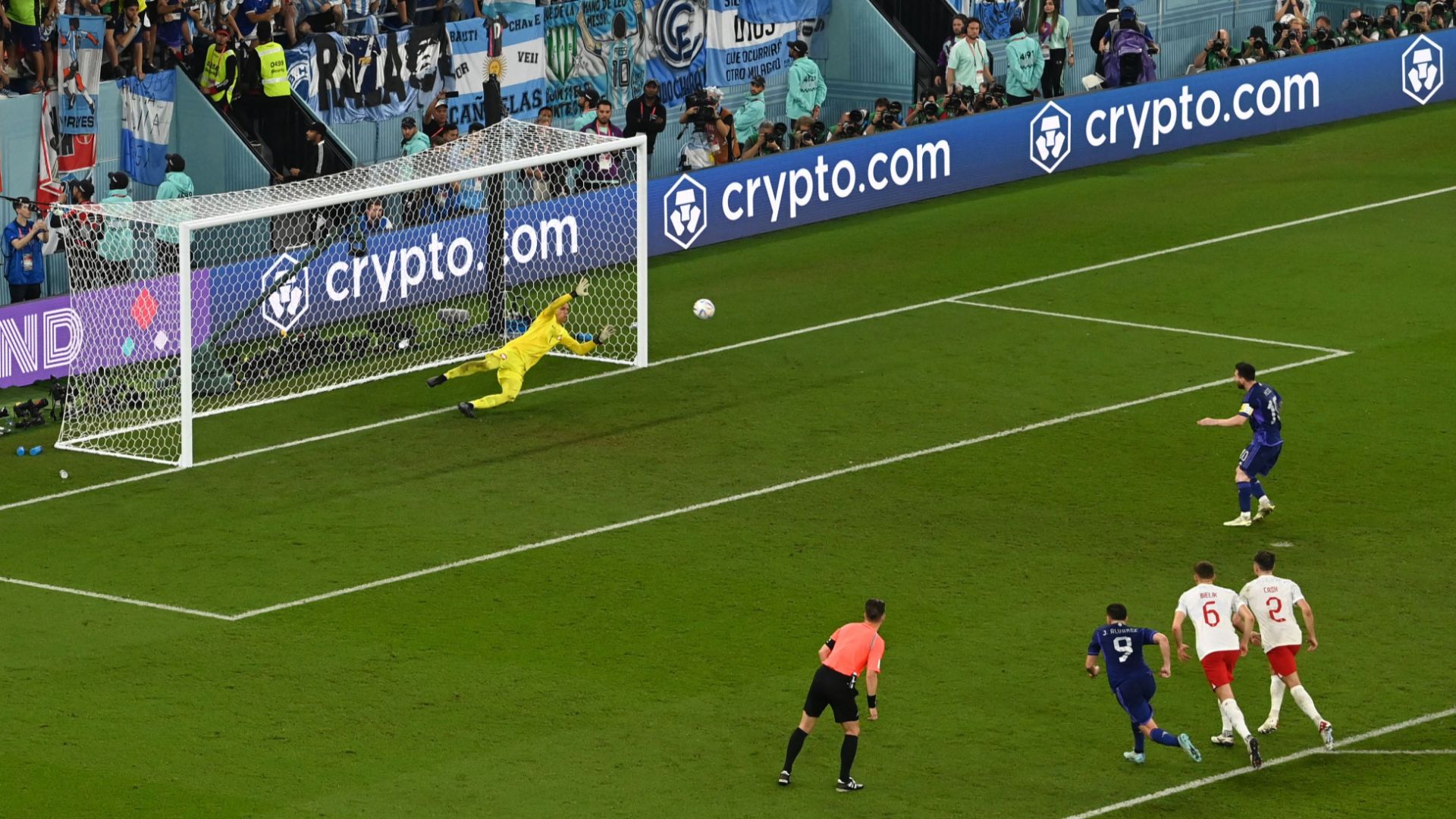 Wojciech Szczesny Lionel Messi penalty save 2022 World Cup