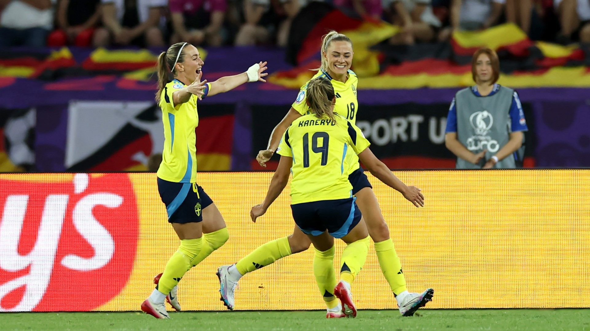 Kosovare Asllani Fridolina Rolfo Johanna Rytting Kaneryd Sweden Women 2025