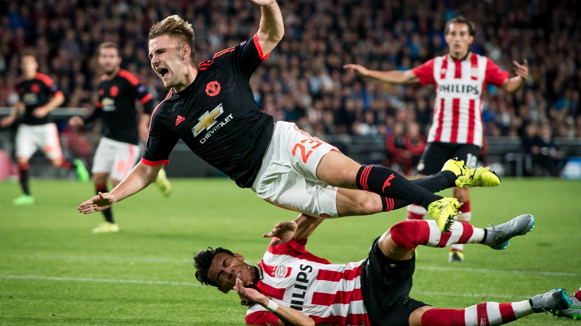 Hector Moreno Luke Shaw PSV Manchester United Champions League 09152015