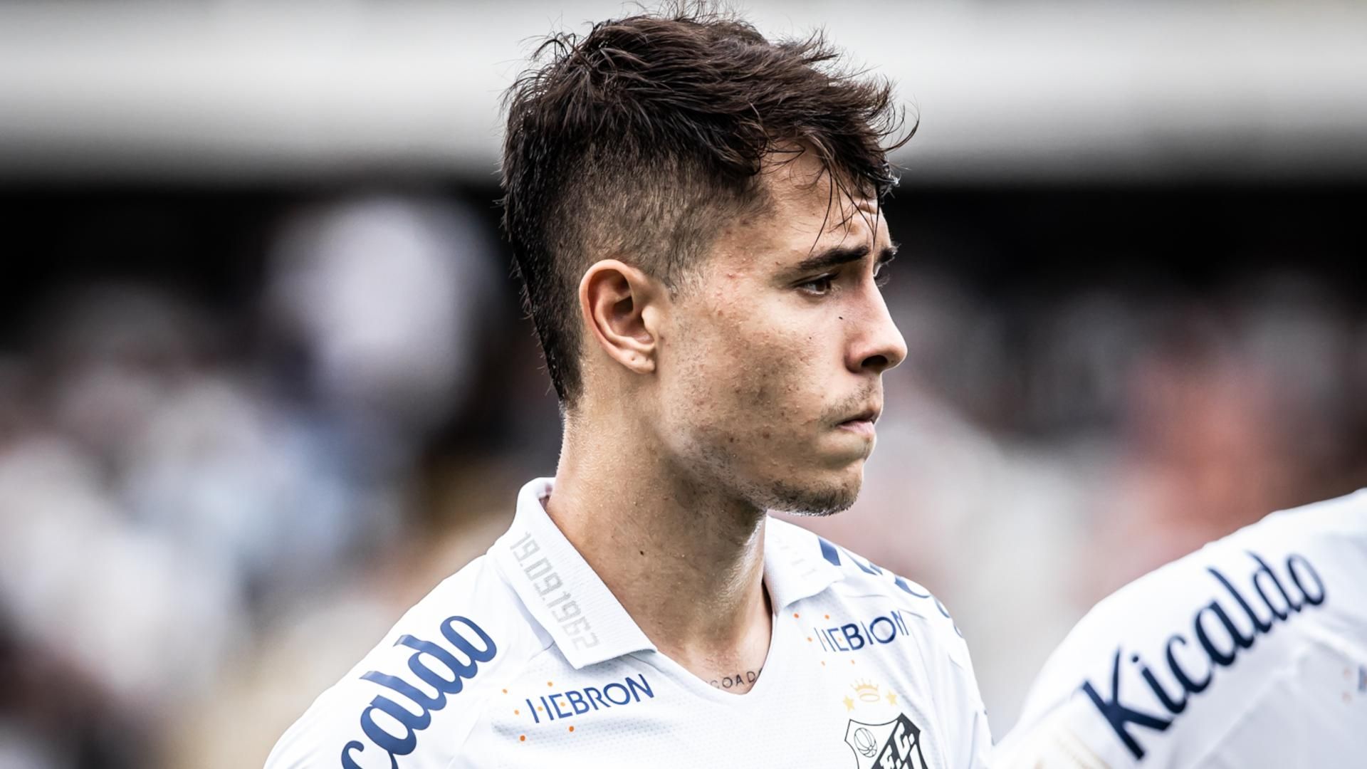 Vinícius Zanocelo, meia do Santos, na temporada 2023