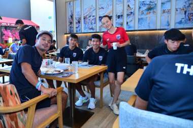 นวลพรรณ ล่ำซำ