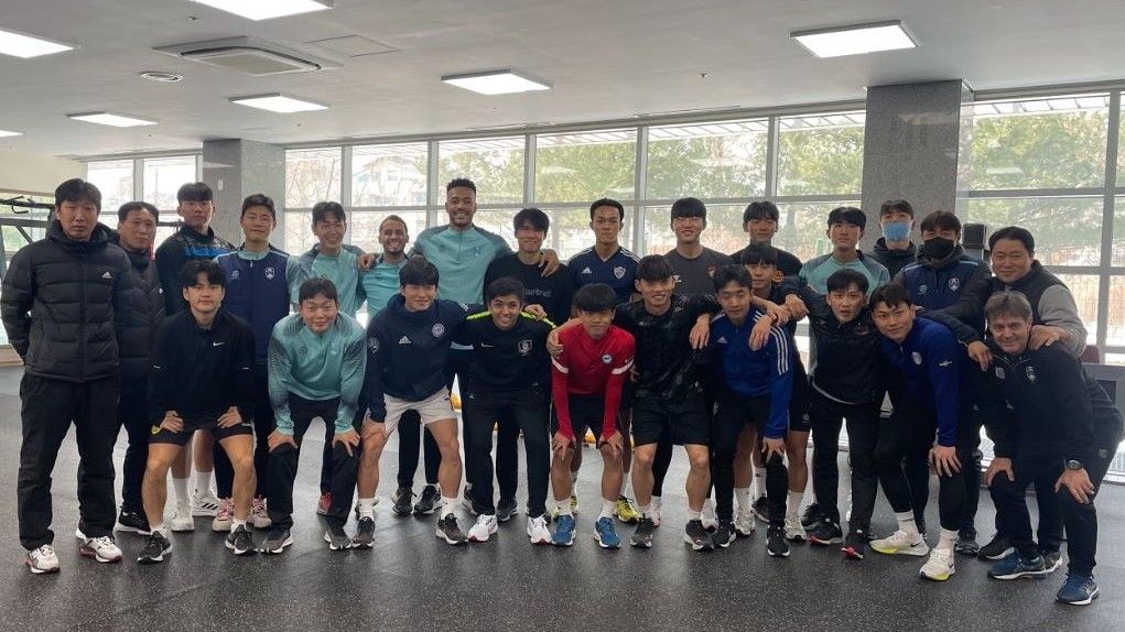 싱가포르 룩북스포츠 천안