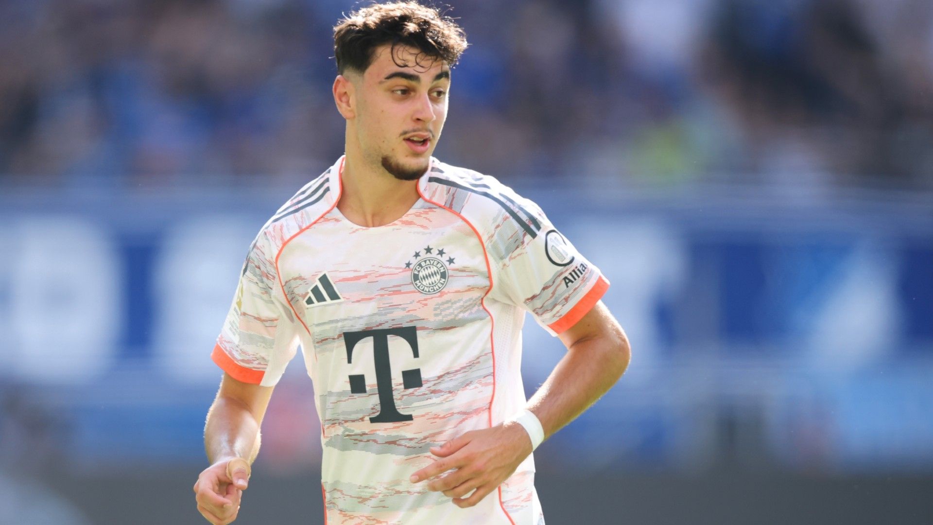 Aleksandar Pavlovic of Bayern Muenchen reacts