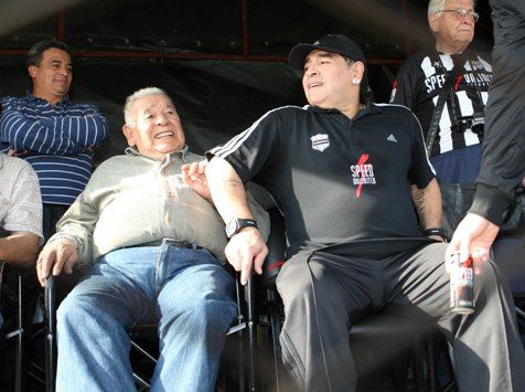 Diego Maradona con su padre Diego Maradona / Diego Maradona with his father