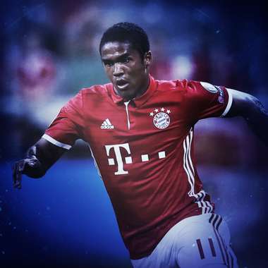 46. Douglas Costa