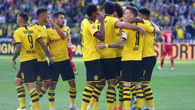 Borussia Dortmund v Bayer Leverkusen Goal Celebration 09142019