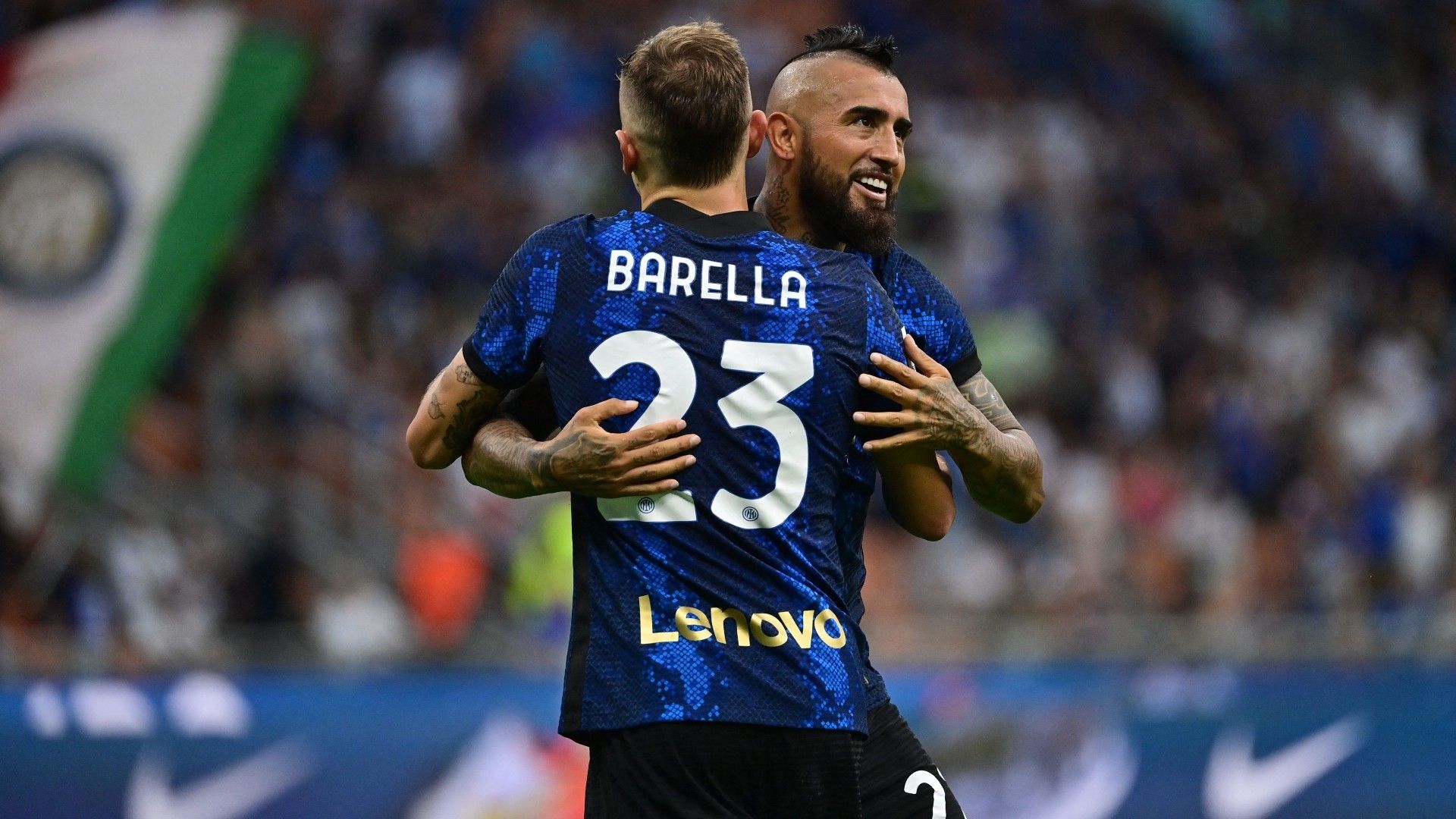Arturo Vidal Nicolo Barella Inter 2021-22