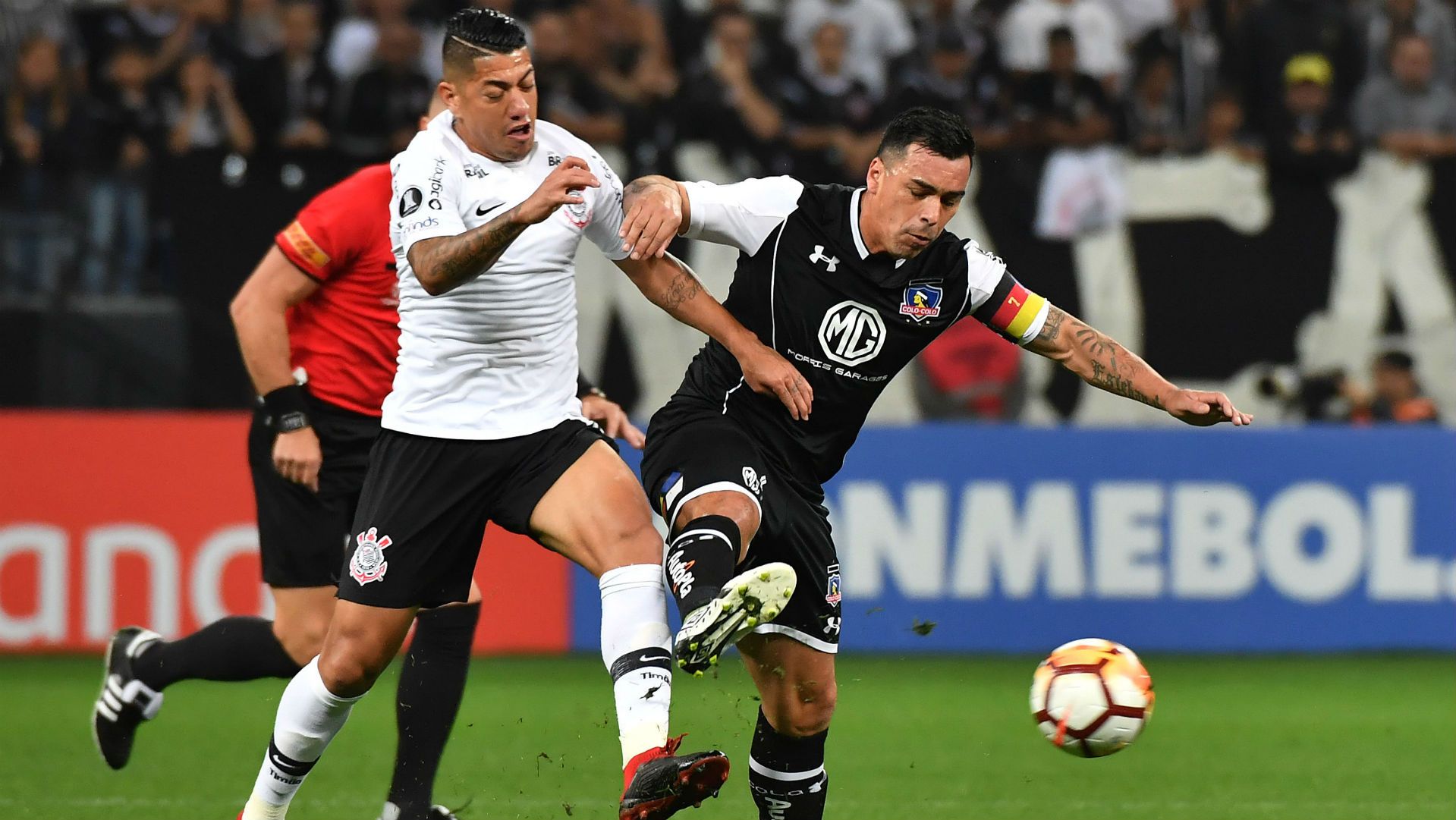 290818 Corinthians Colo Colo Ralf Esteban Paredes