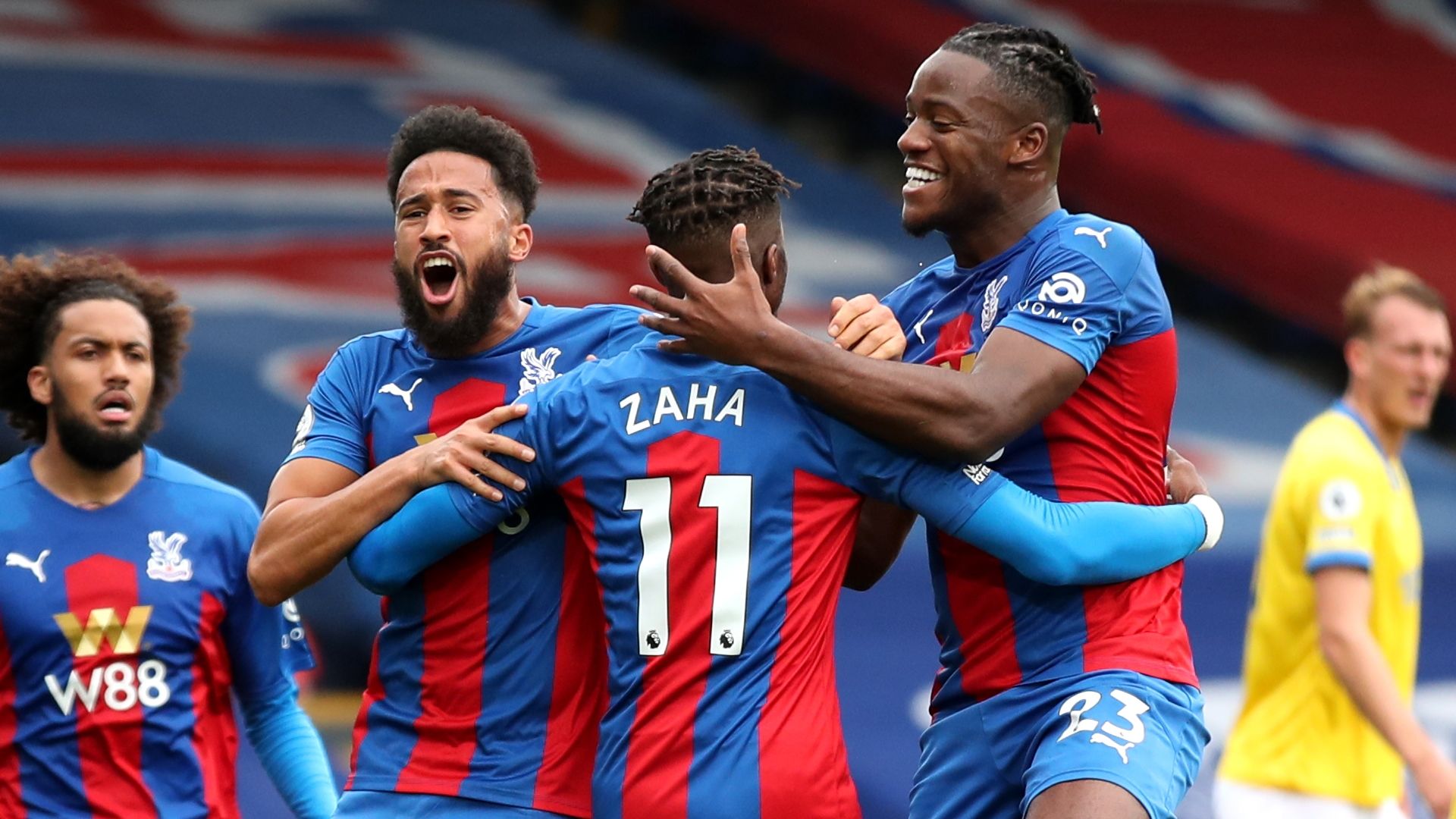 Crystal Palace celebrate Wilfried Zaha penalty goal vs Brighton, Premier League 2020-21
