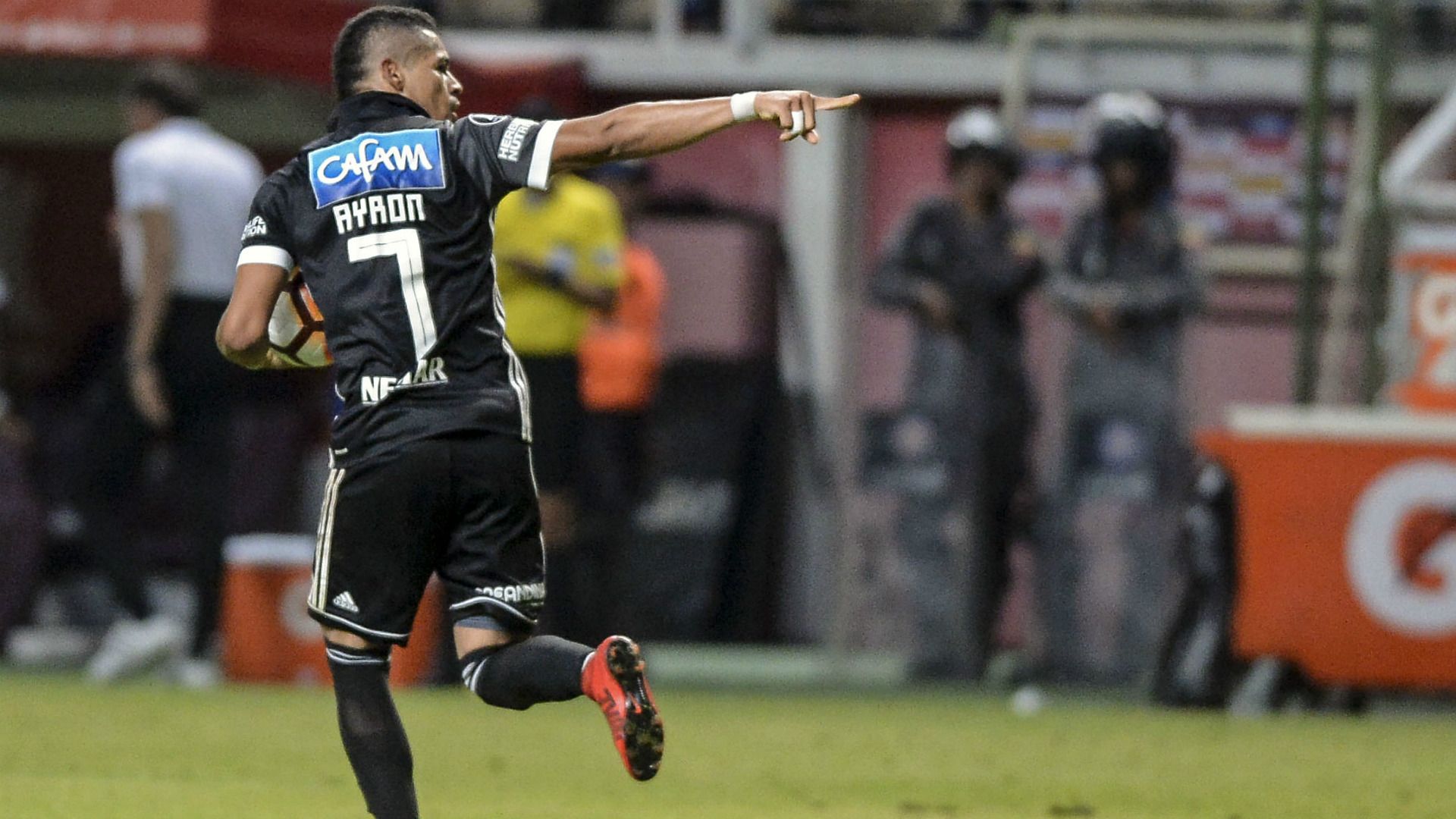 Ayron del Valle Millonarios Copa Libertadores 24042018