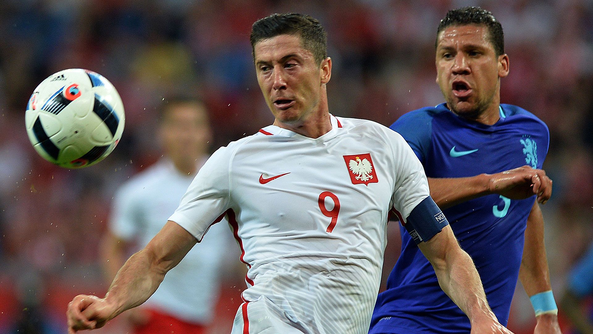 Robert Lewandowski Polen Jeffrey Bruma Holland Niederlande 01062016