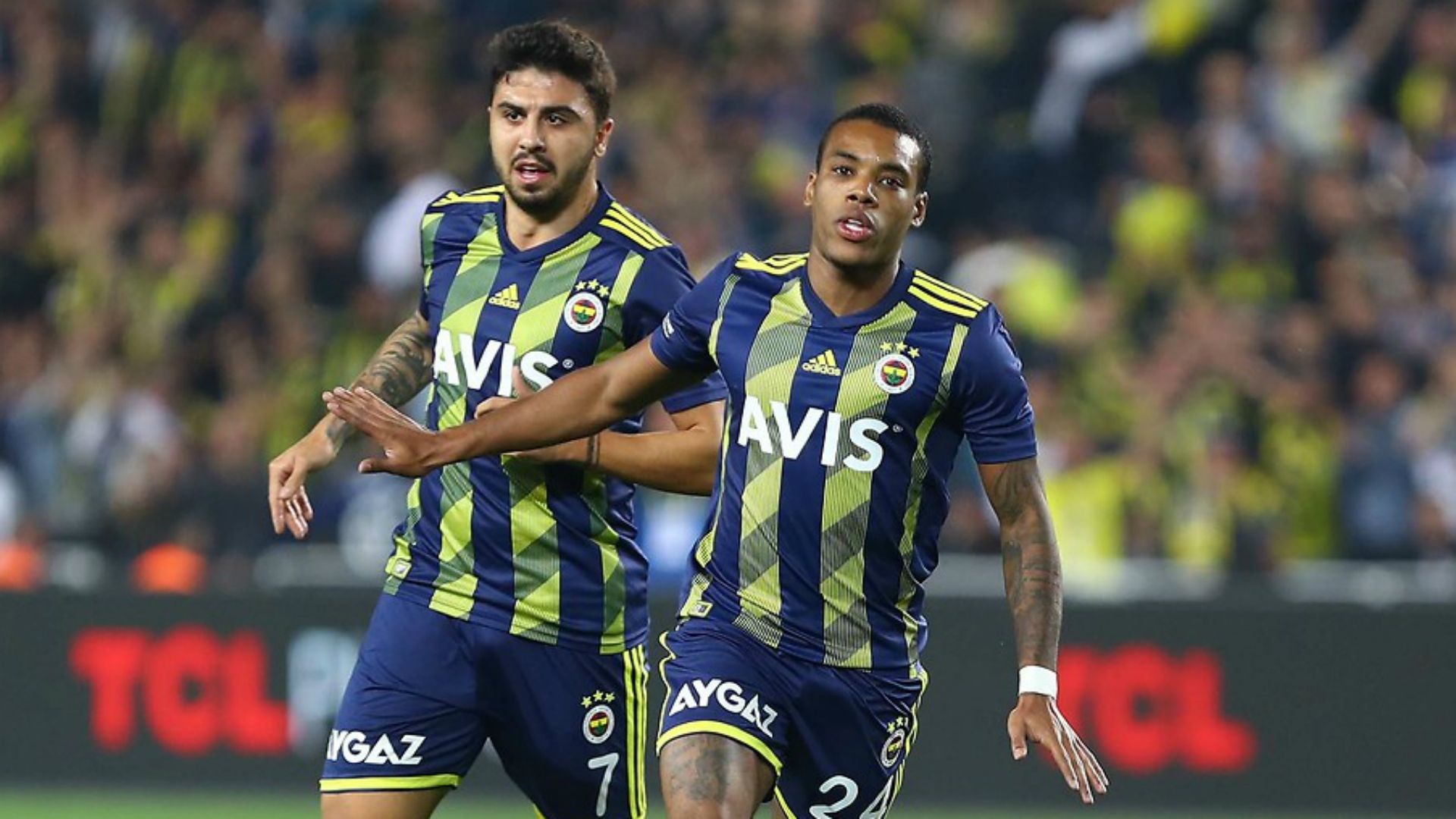 Ozan Tufan Garry Rodrigues Fenerbahce