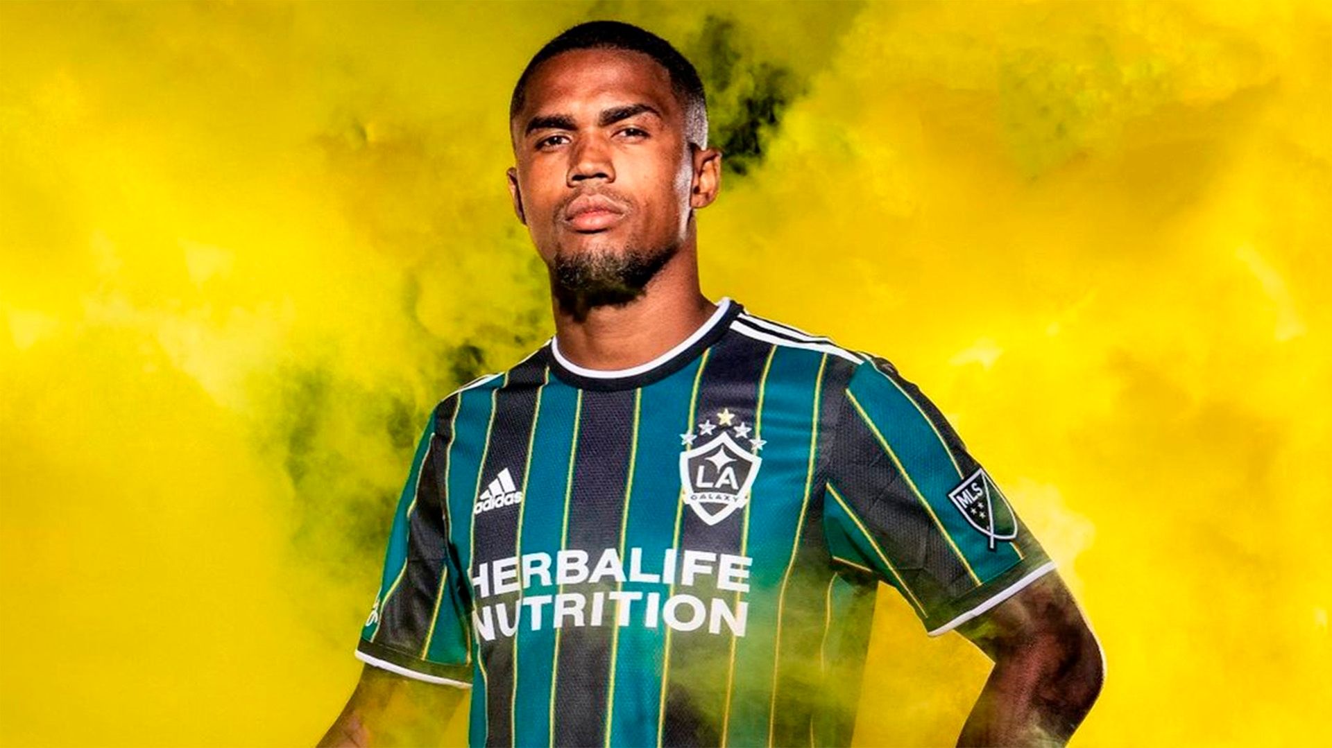 Douglas Costa anunciado pelo LA Galaxy, 2022