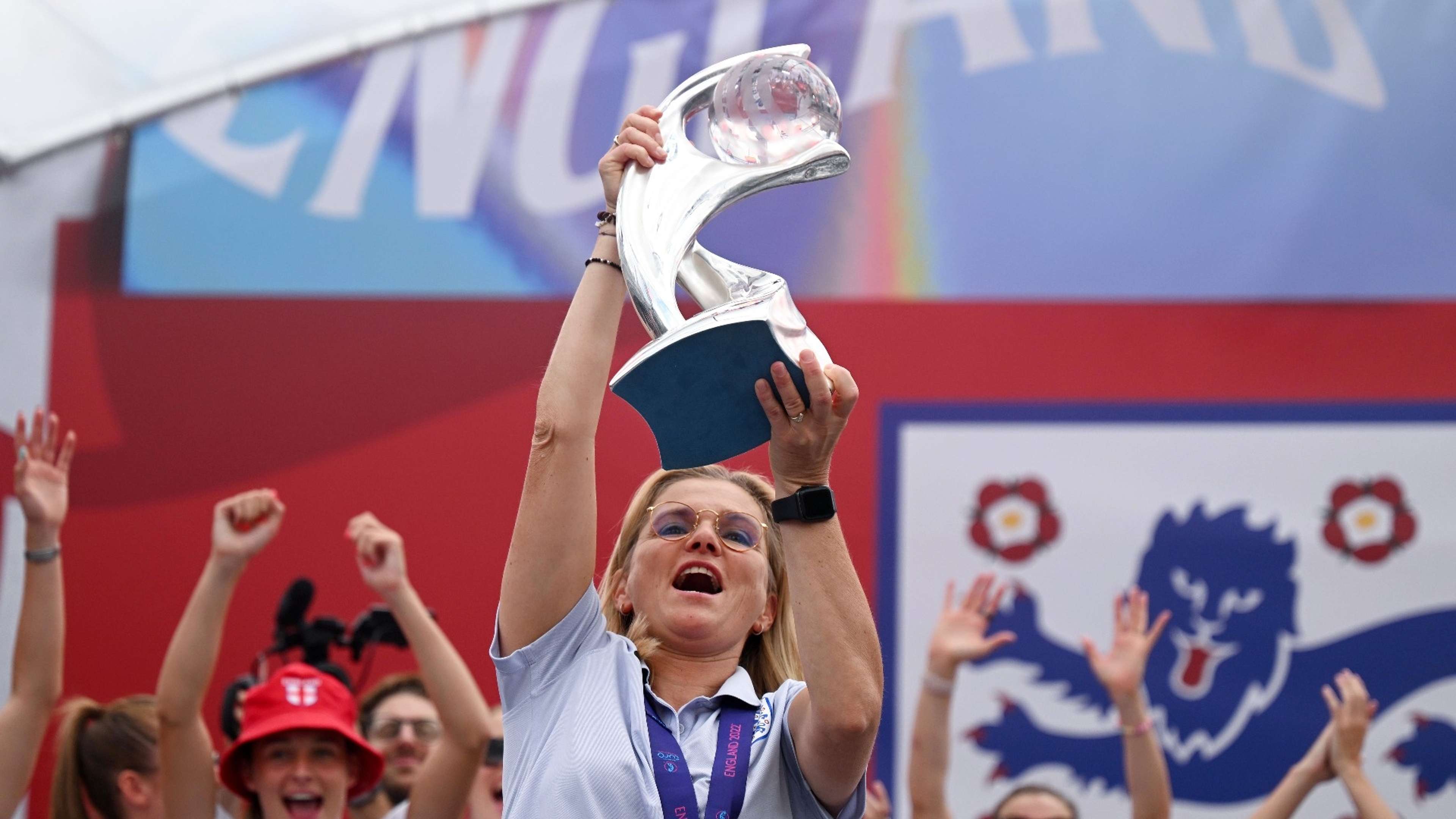 Sarina Wiegman England 2022-23 trophy