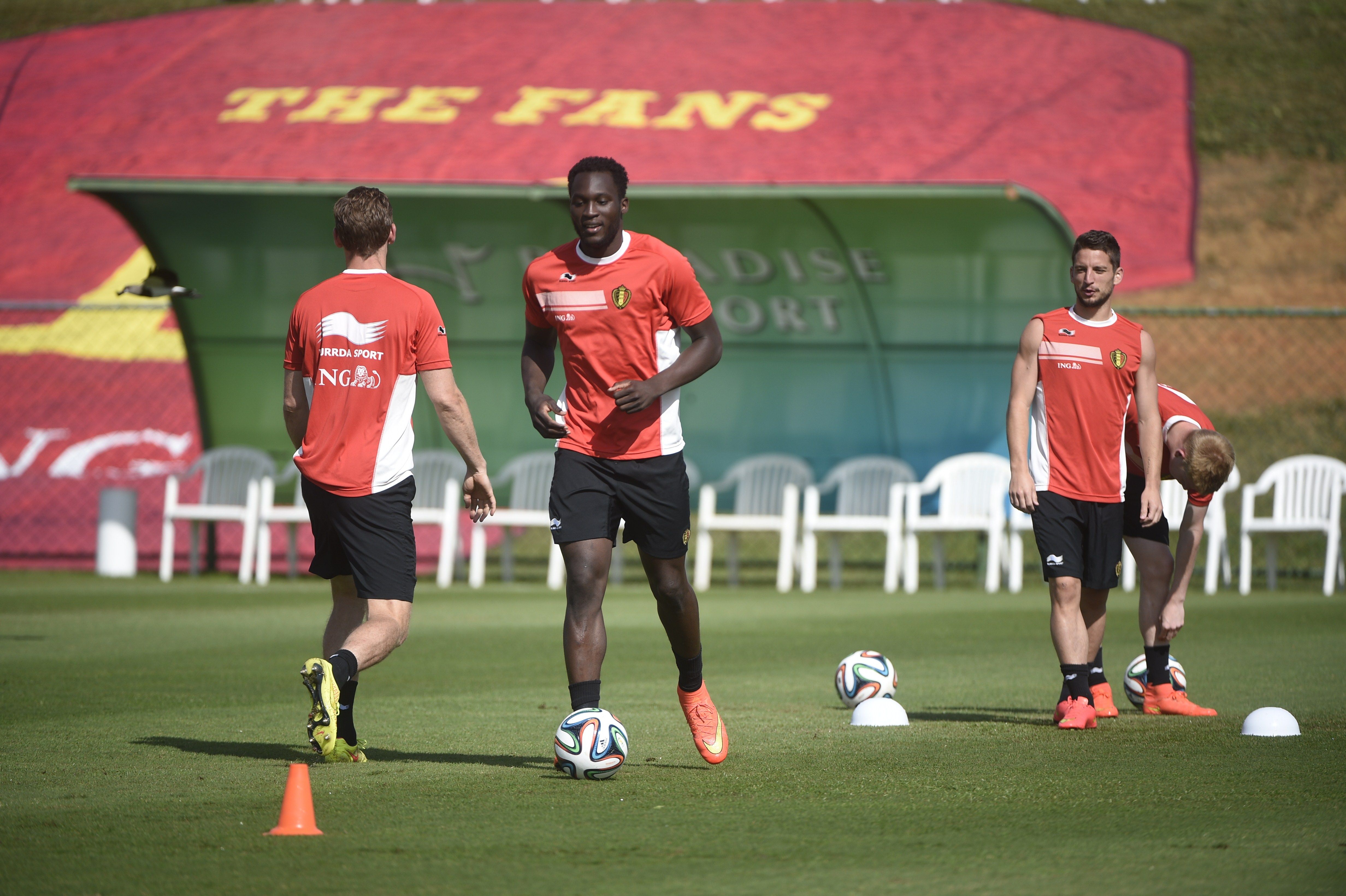 Romelu Lukaku & Belgium teammates