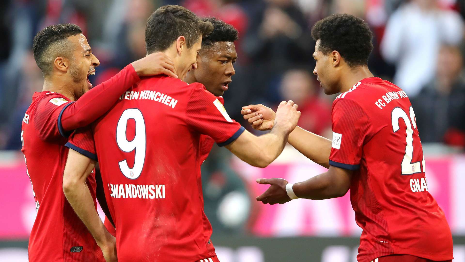 Bayern Munich celebrate 2018-19