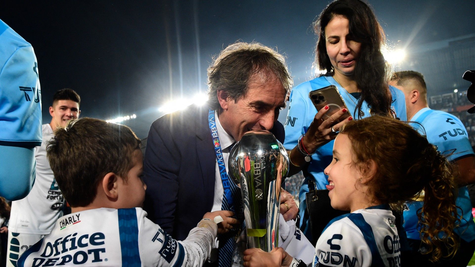 Guillermo Almada Pachuca 2024