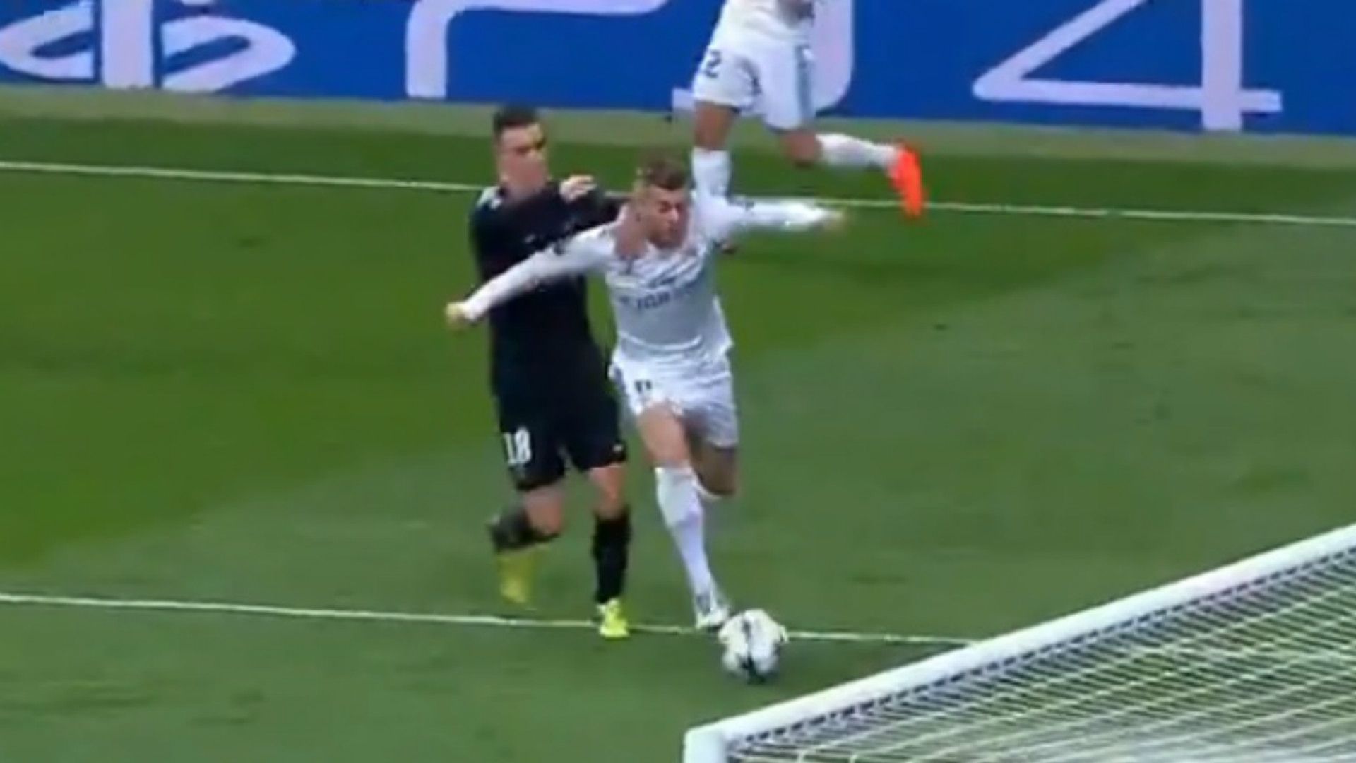 Giovani Lo Celso Toni Kroos Penalty 14022018