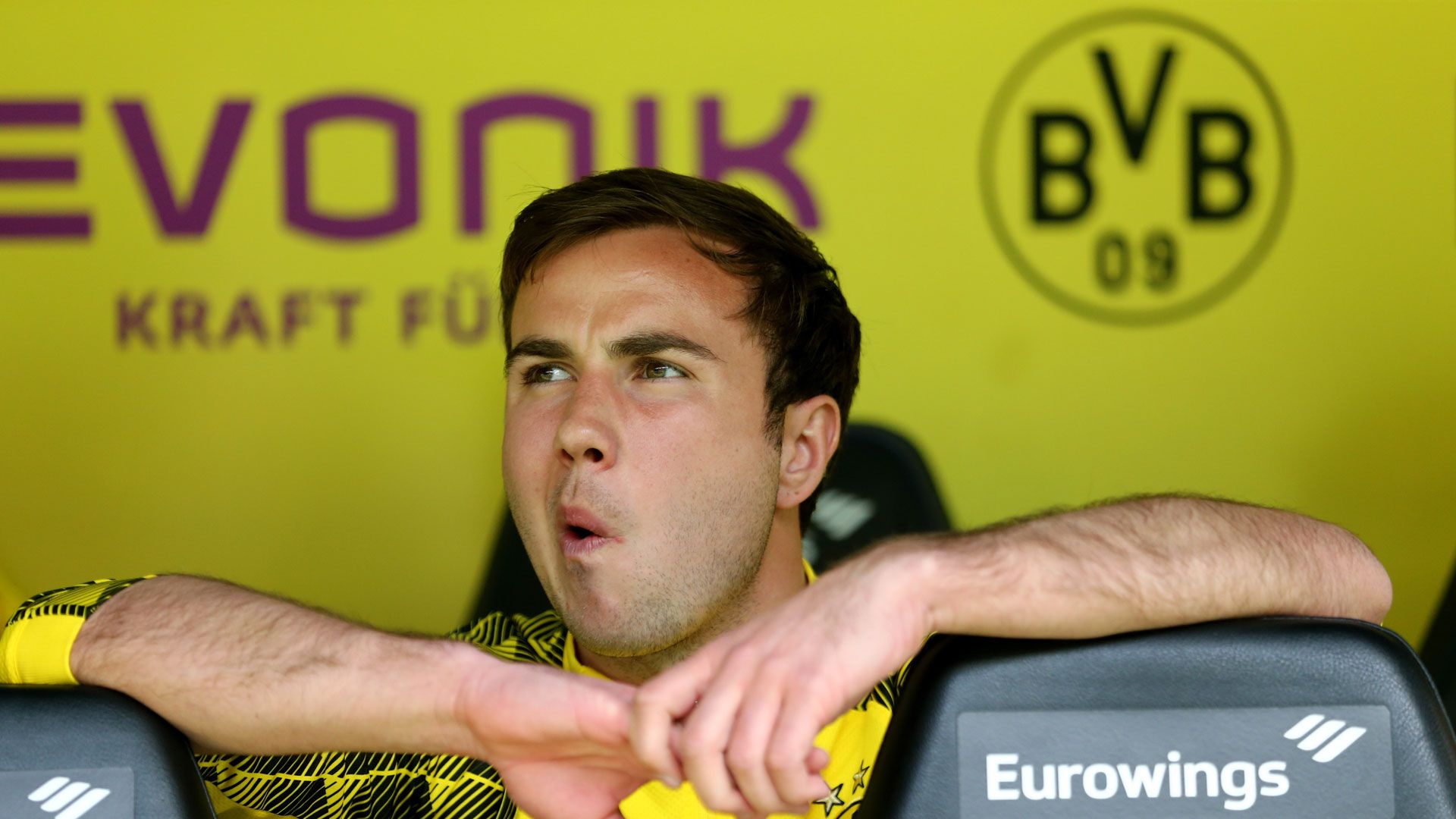 Mario Götze Borussia Dortmund BVB Bench Bank