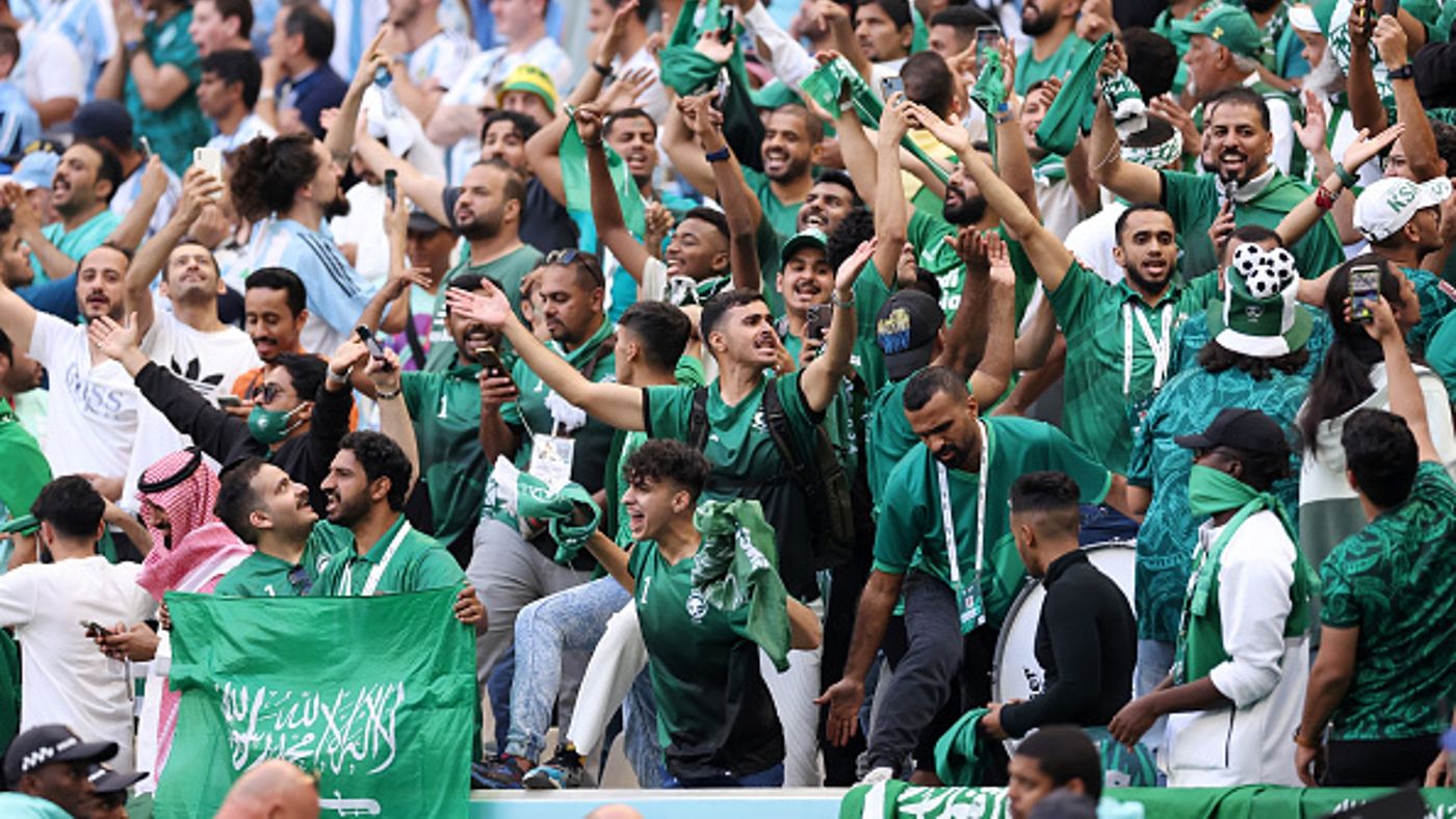 لم يفعلوا معنا مثل ماني .. جماهير السعودية "غاضبة" من تصرف لاعبيها بعد ودية السنغال!
