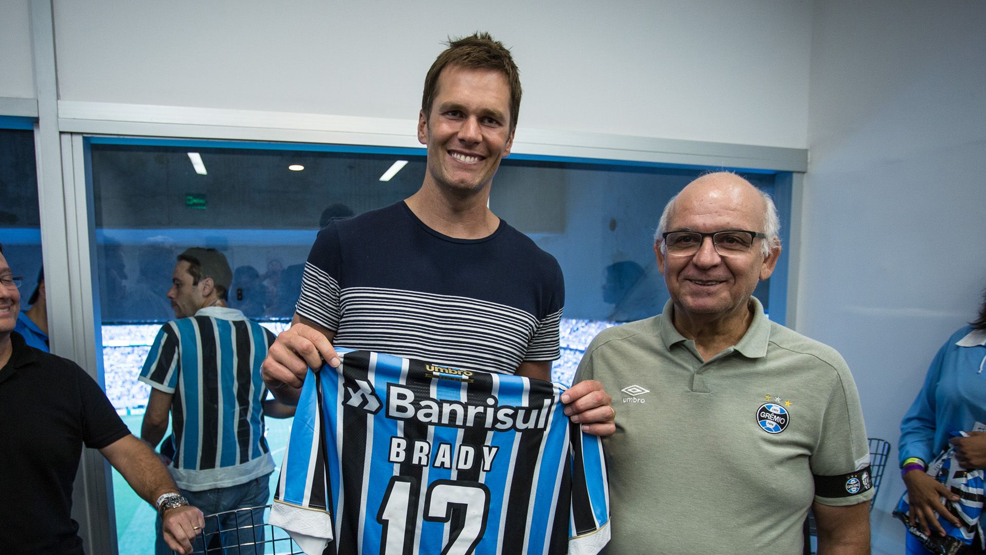 Tom Brady na Arena do Grêmio com presidente Romildo Bolzan 2018