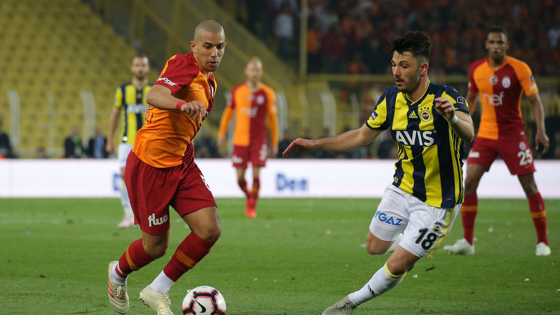 Sofiane Feghouli Tolgay Arslan Galatasaray Fenerbahce 04142019