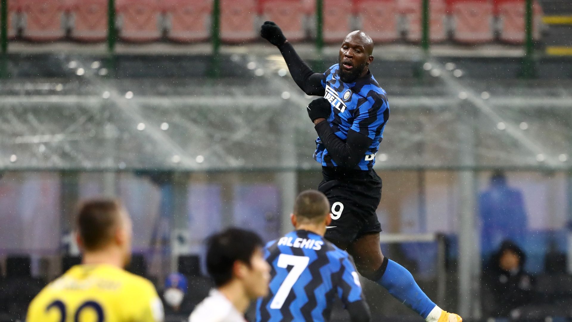 051220 Inter Bologna Lukaku y Alexis Sánchez