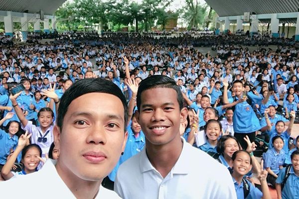 กรกช วิริยอุดมศิริ และ ศศลักษณ์ ไหประโคน