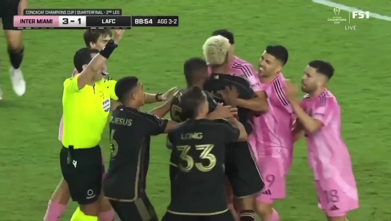 Luís Suárez tenta morder companheiro, 2025