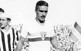 Luizinho, pelo São Paulo