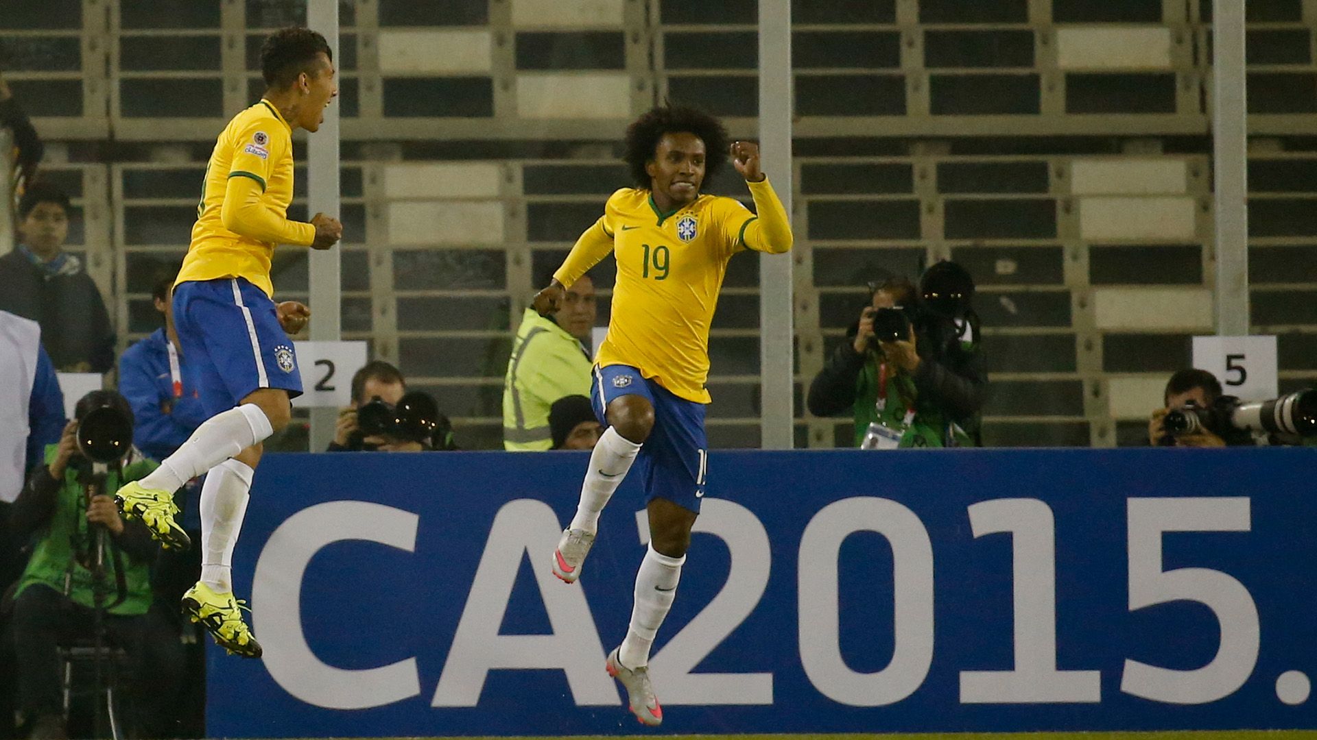 Roberto Firmino Willian Brazil Venezuela Copa America 21062015