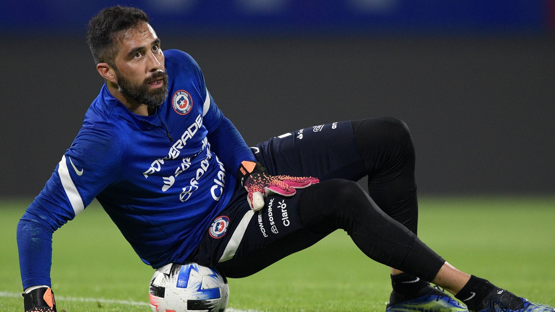030621 Argentina Chile Claudio Bravo