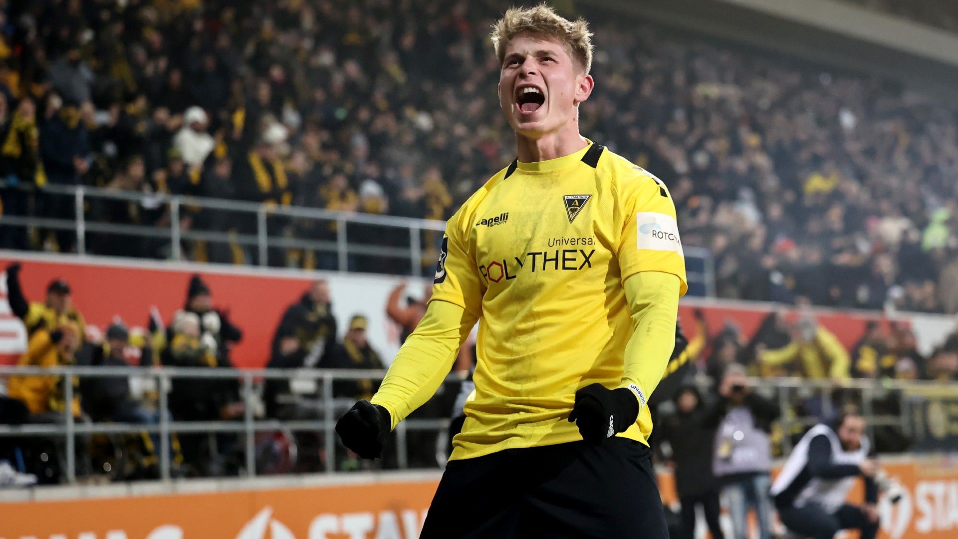  Anton Heinz of Alemannia Aachen celebrate  