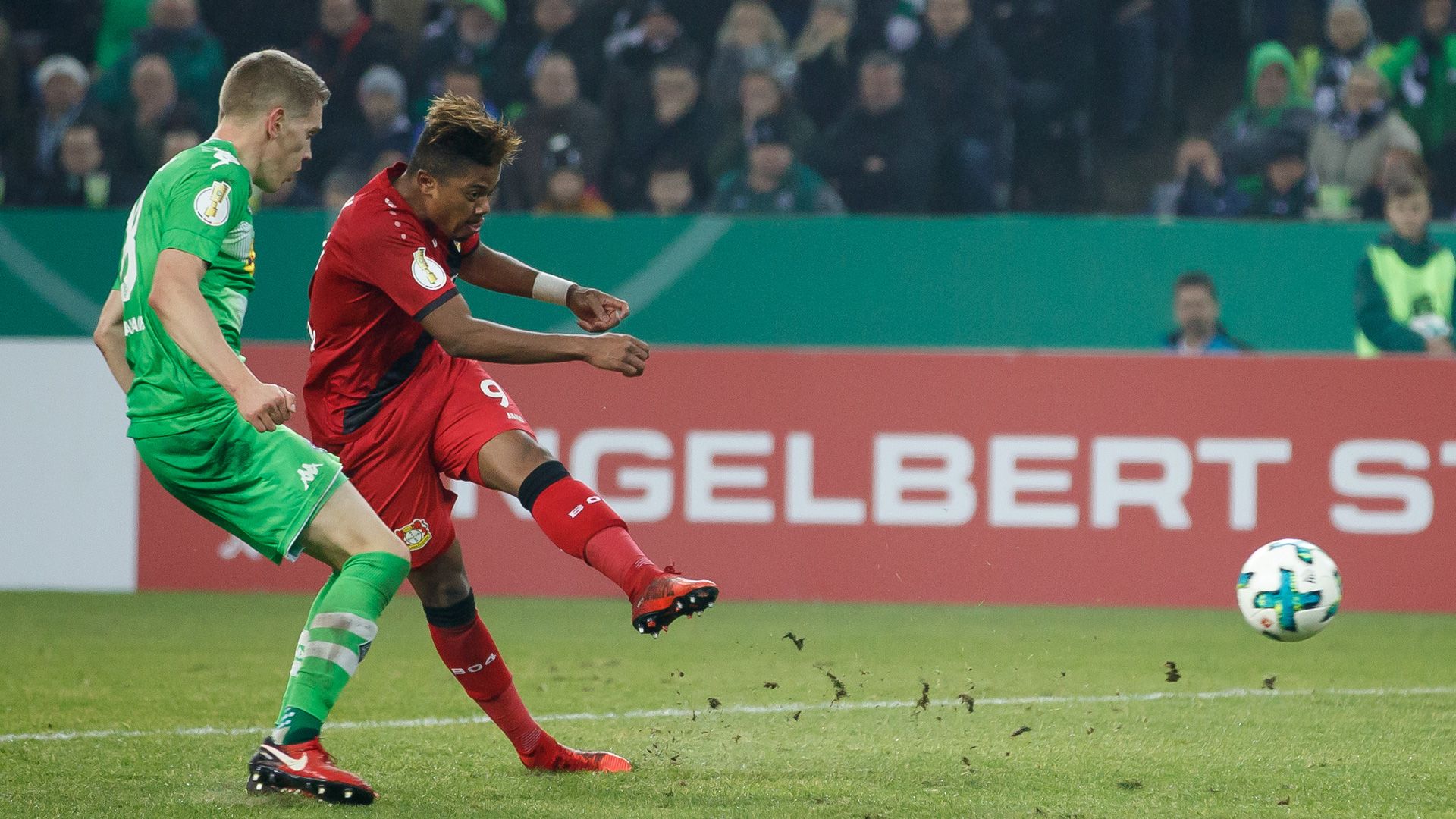 Leon Bailey Bayer Leverkusen DFB Pokal 1217