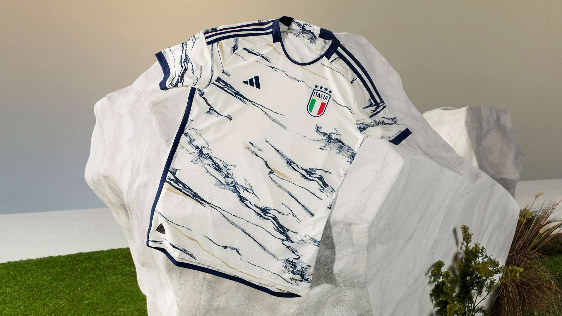 ADIDAS ITALY 23 AWAY KIT - closer look