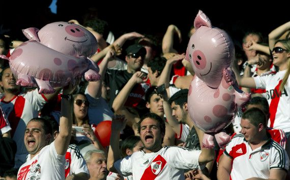 Torneo Inicial 2013 - River - Boca - River's fans pigs
