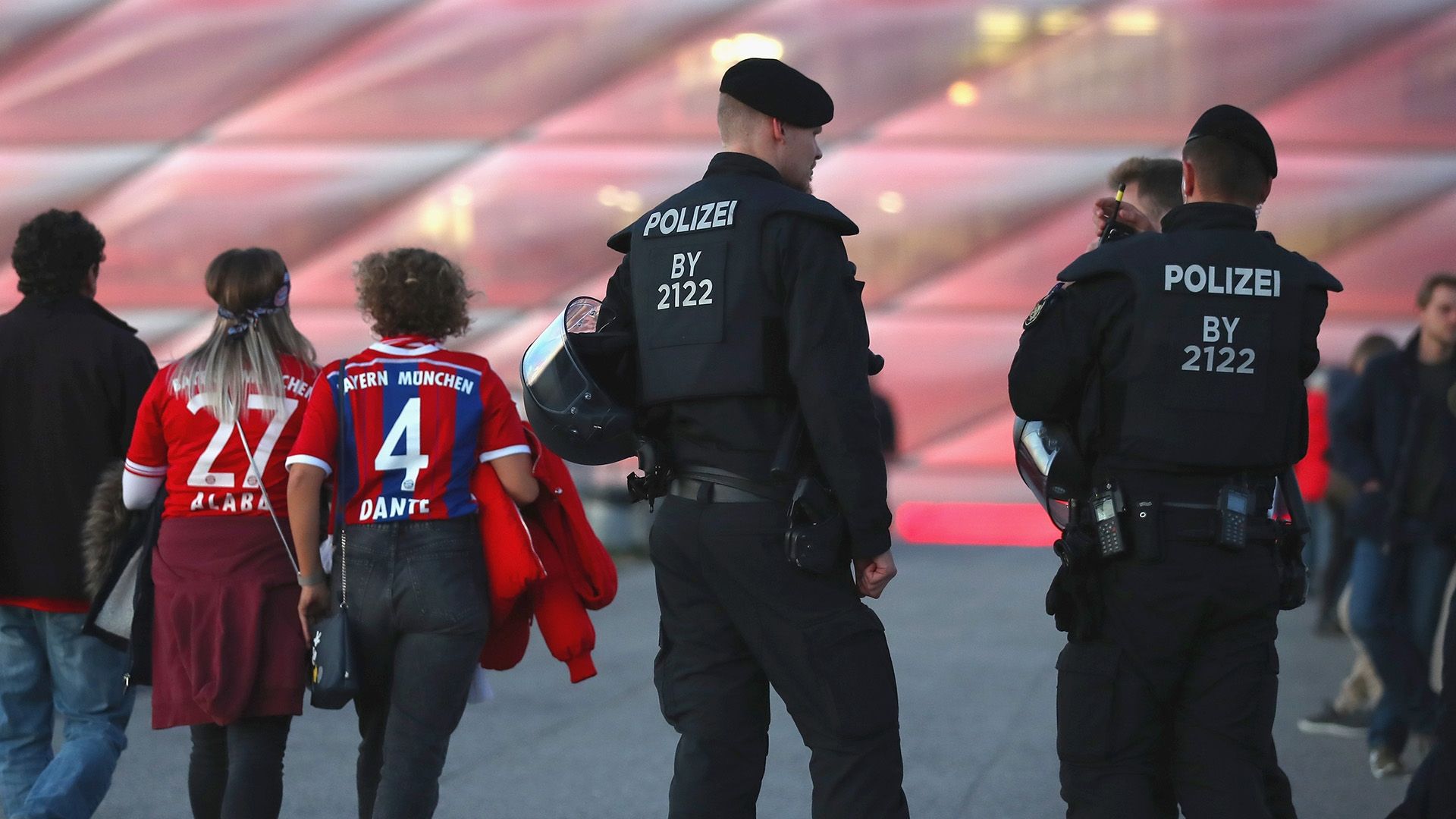 Police Bayern Munich fans