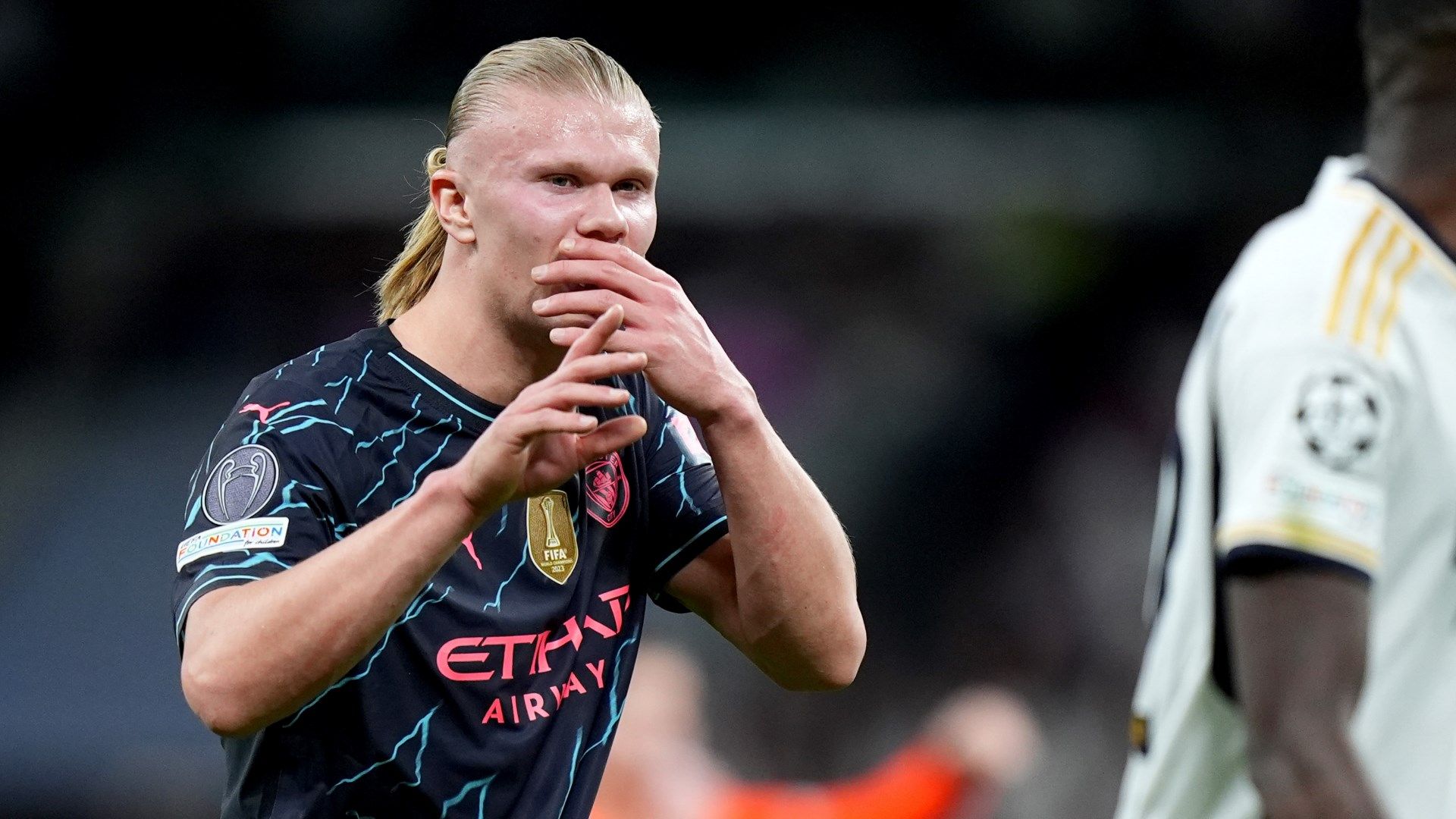 هل مستقبلك في مدريد؟ .. إل شيرينجيتو يشعل شائعات هالاند والملكي العربية Goal.com هل مستقبلك في مدريد؟ .. إل شيرينجيتو يشعل شائعات هالاند والملكي العربية Goal.com