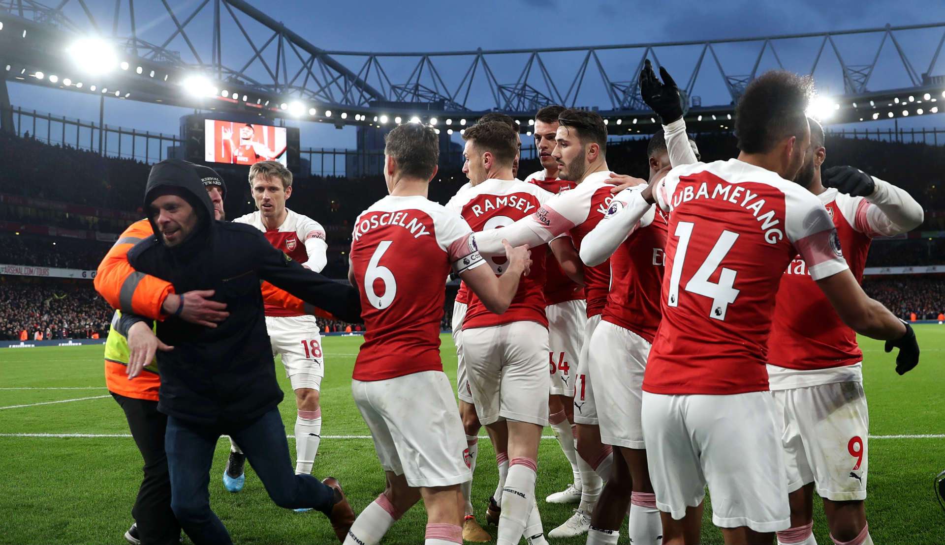 2019-03-10-arsenal-fan