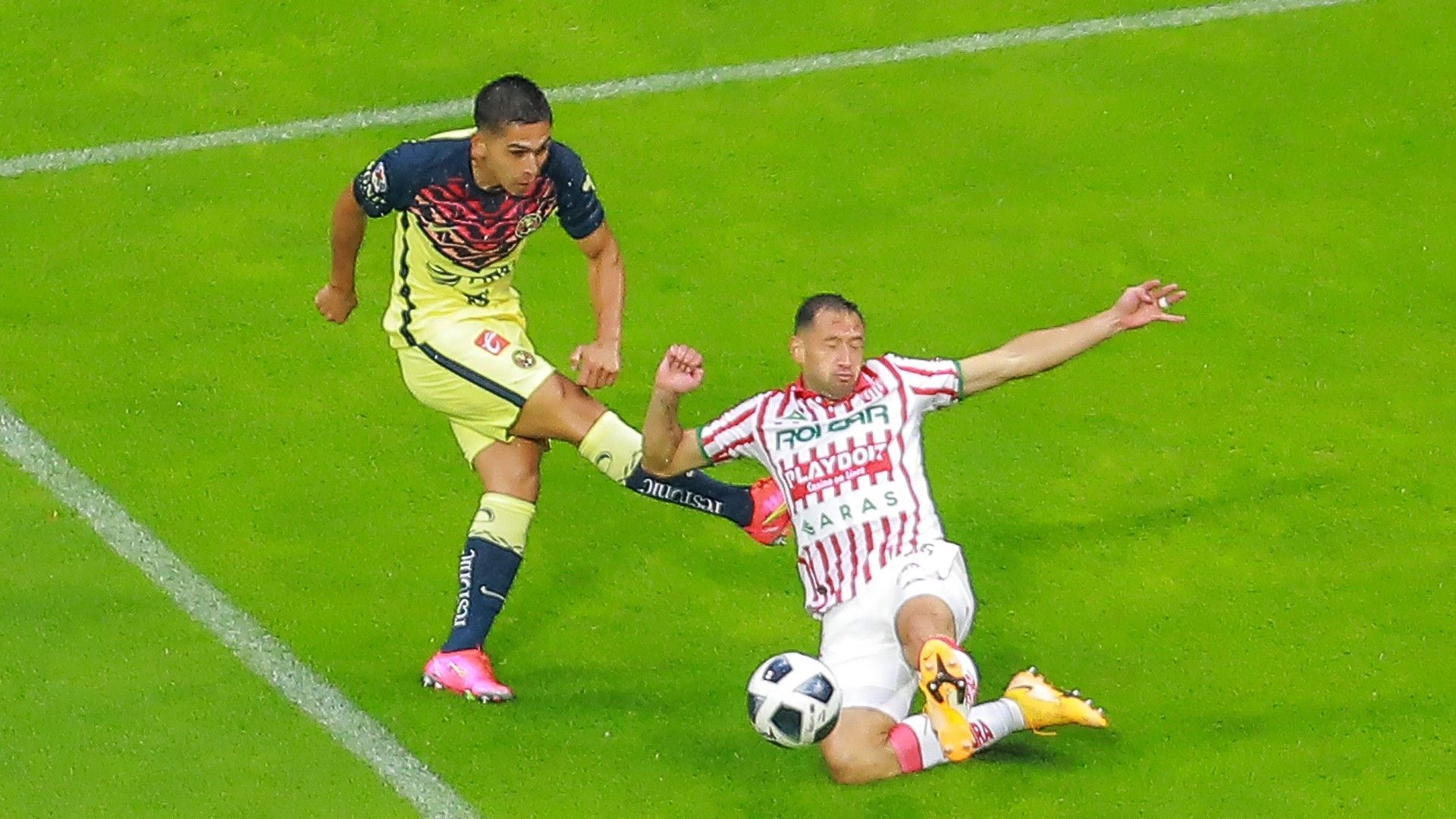 Salvador Reyes Julio González América vs Necaxa Apertura 2021