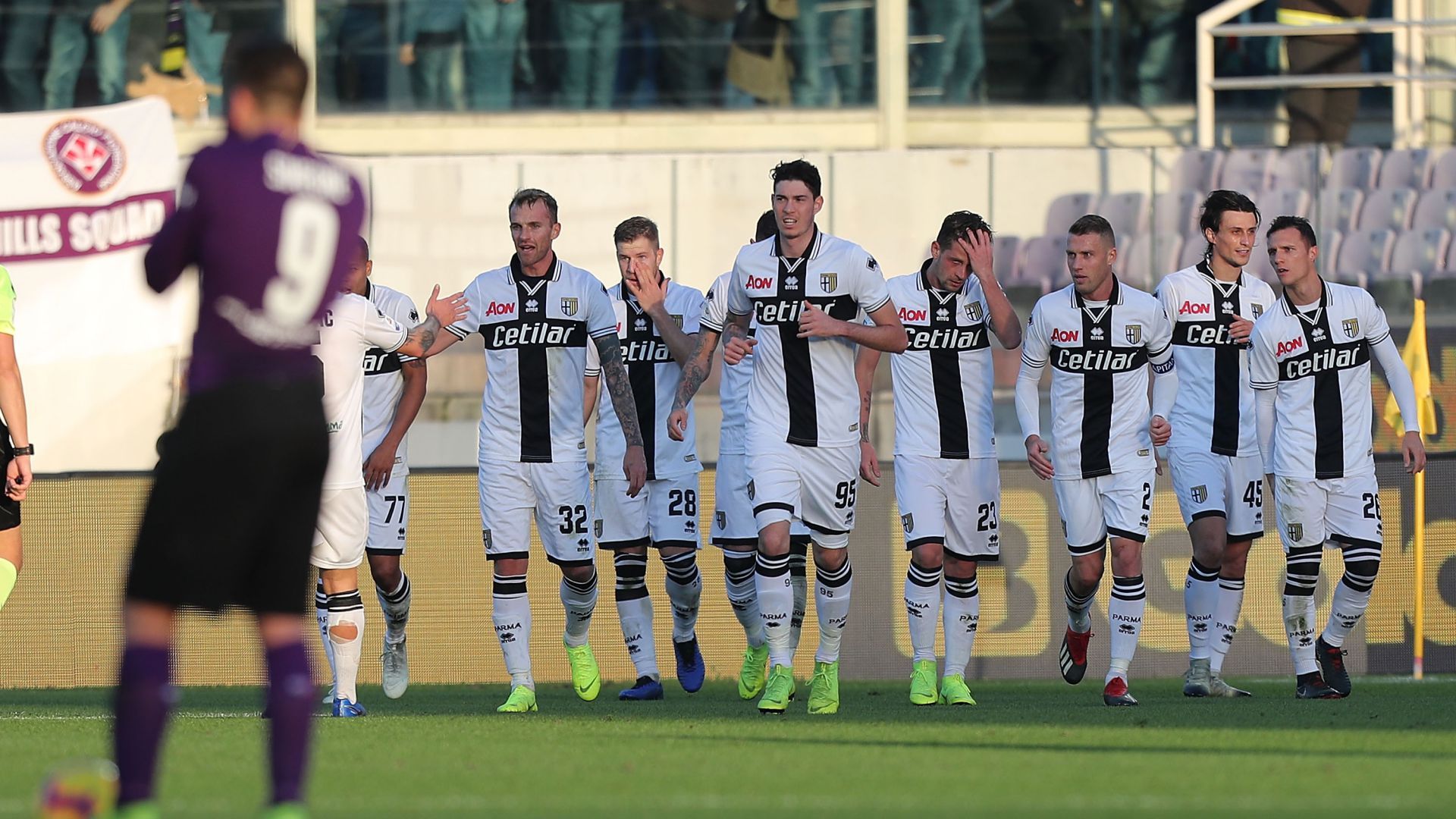 Parma players celebrating Fiorentina Parma Serie A